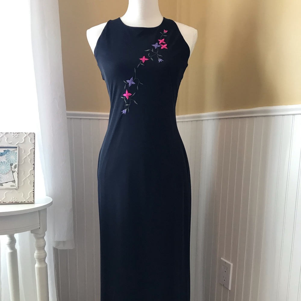 Gown - Picture 2 of 3